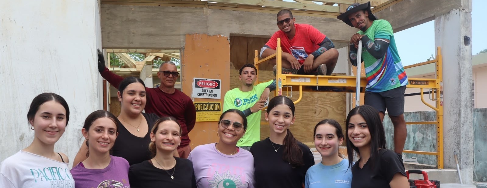 Torneo de Pickleball pro fondos Techos Pa' Mi Gente - Manos Pa'l Pueblo